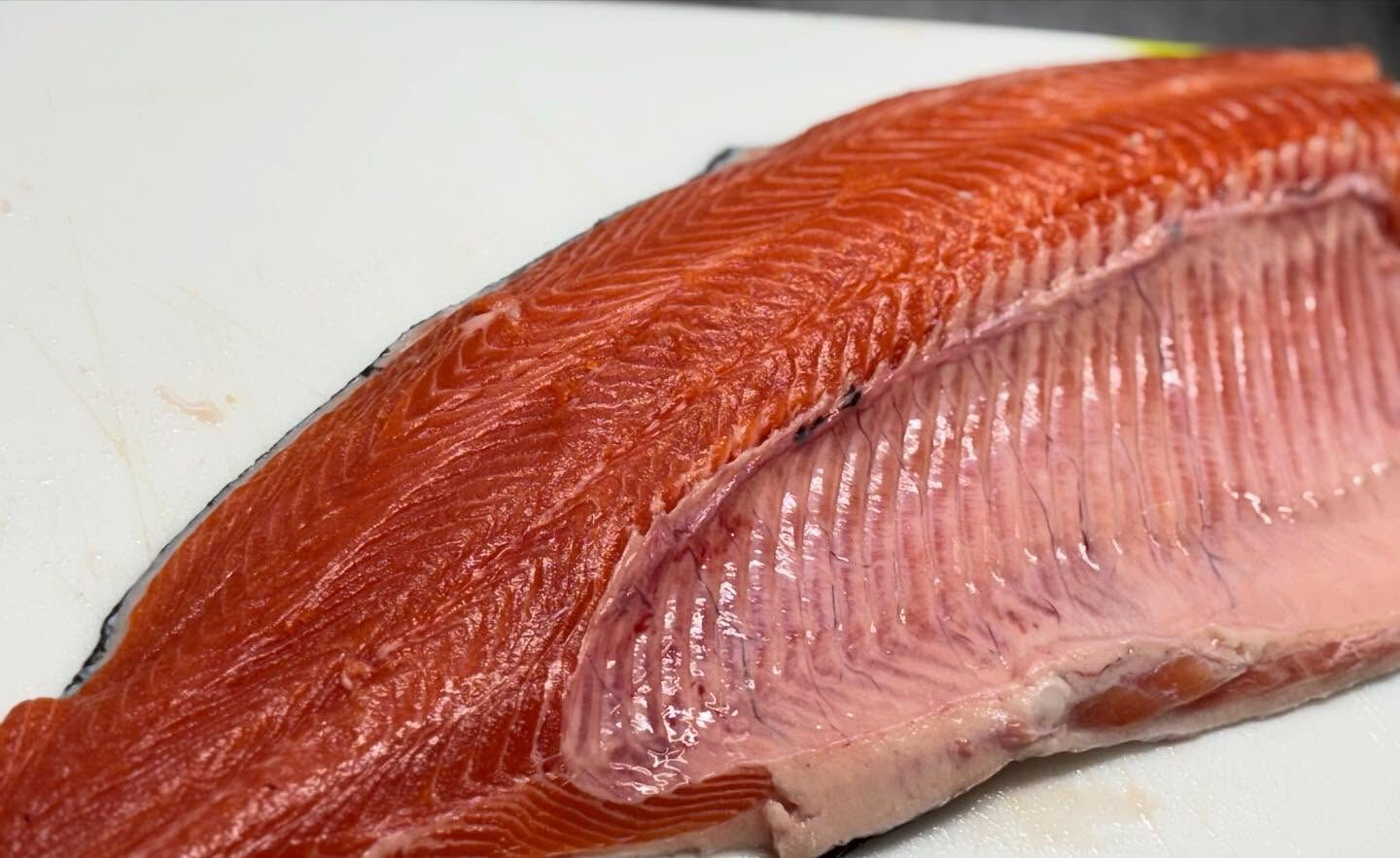 アルプスサーモンの握り🍣